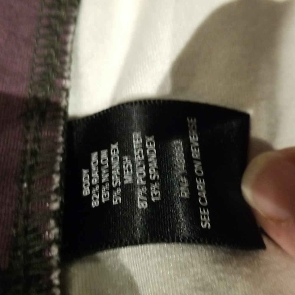Torrid pixie sz 2R camo leggings like new - Picture 5 of 8